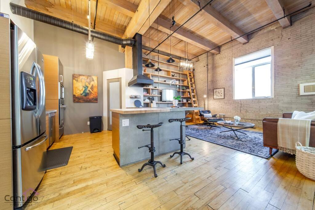Historic Jd Loft, Near Ice District, Rogers Place, Ug Parking Edmonton Exterior foto