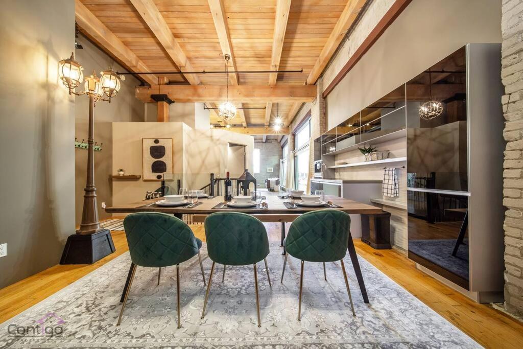 Historic Jd Loft, Near Ice District, Rogers Place, Ug Parking Edmonton Exterior foto