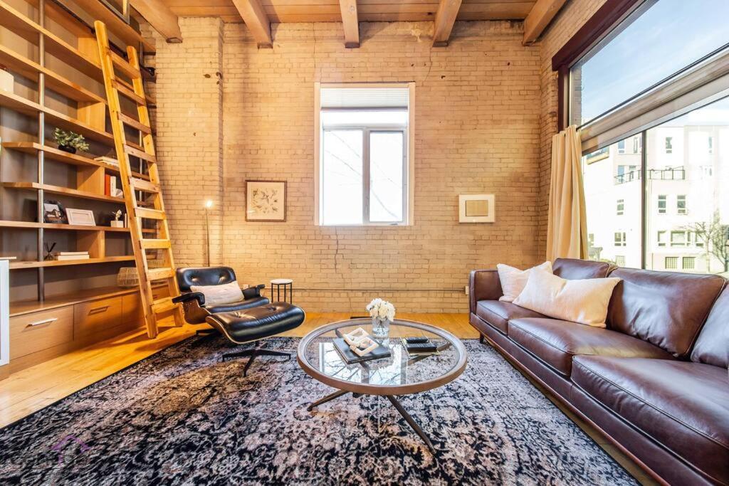 Historic Jd Loft, Near Ice District, Rogers Place, Ug Parking Edmonton Exterior foto