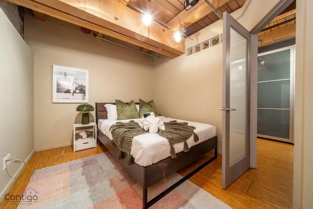 Historic Jd Loft, Near Ice District, Rogers Place, Ug Parking Edmonton Exterior foto